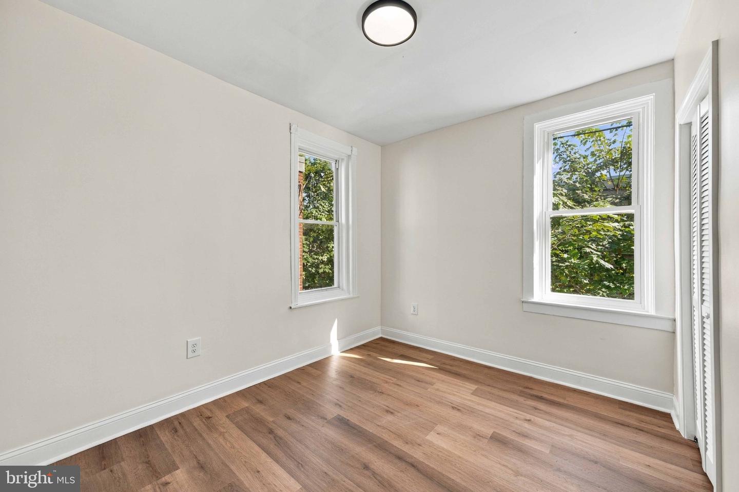 155 N Peach St Property Photo 23