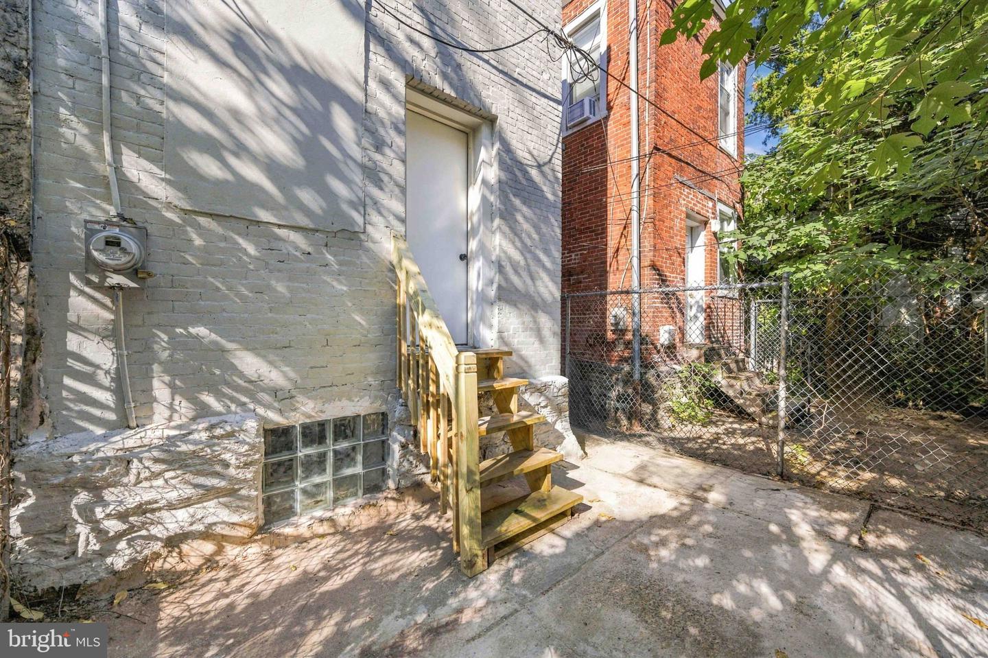 155 N Peach St Property Photo 29