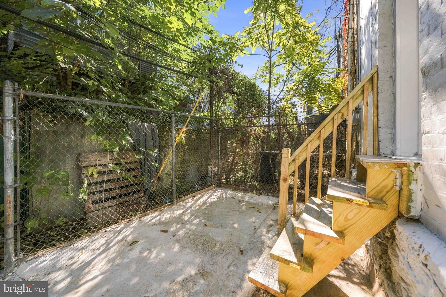 155 N Peach St Property Photo 31