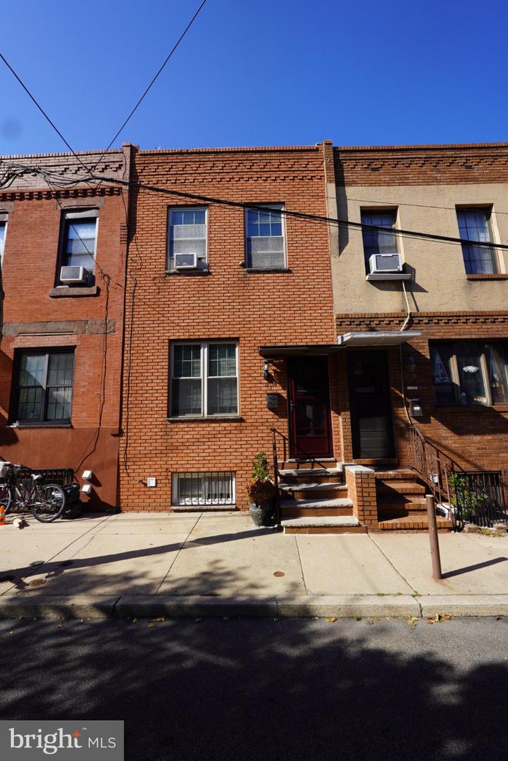 2114 S Hicks St Property Photo 1