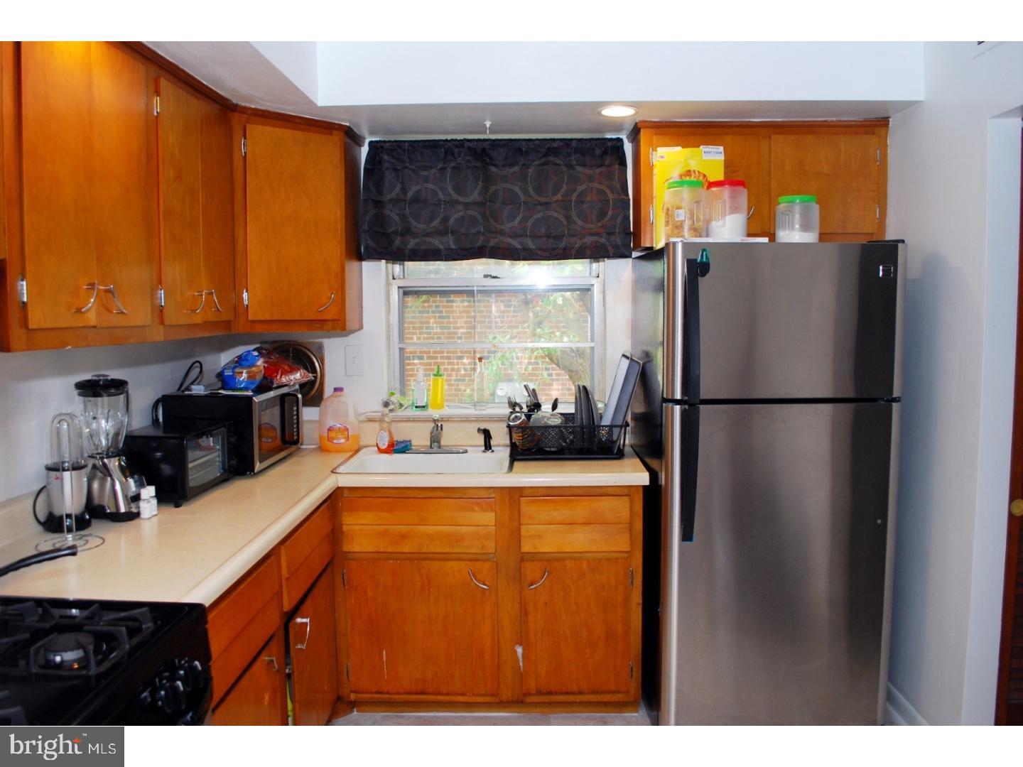 351-55 Levick St Property Photo 6