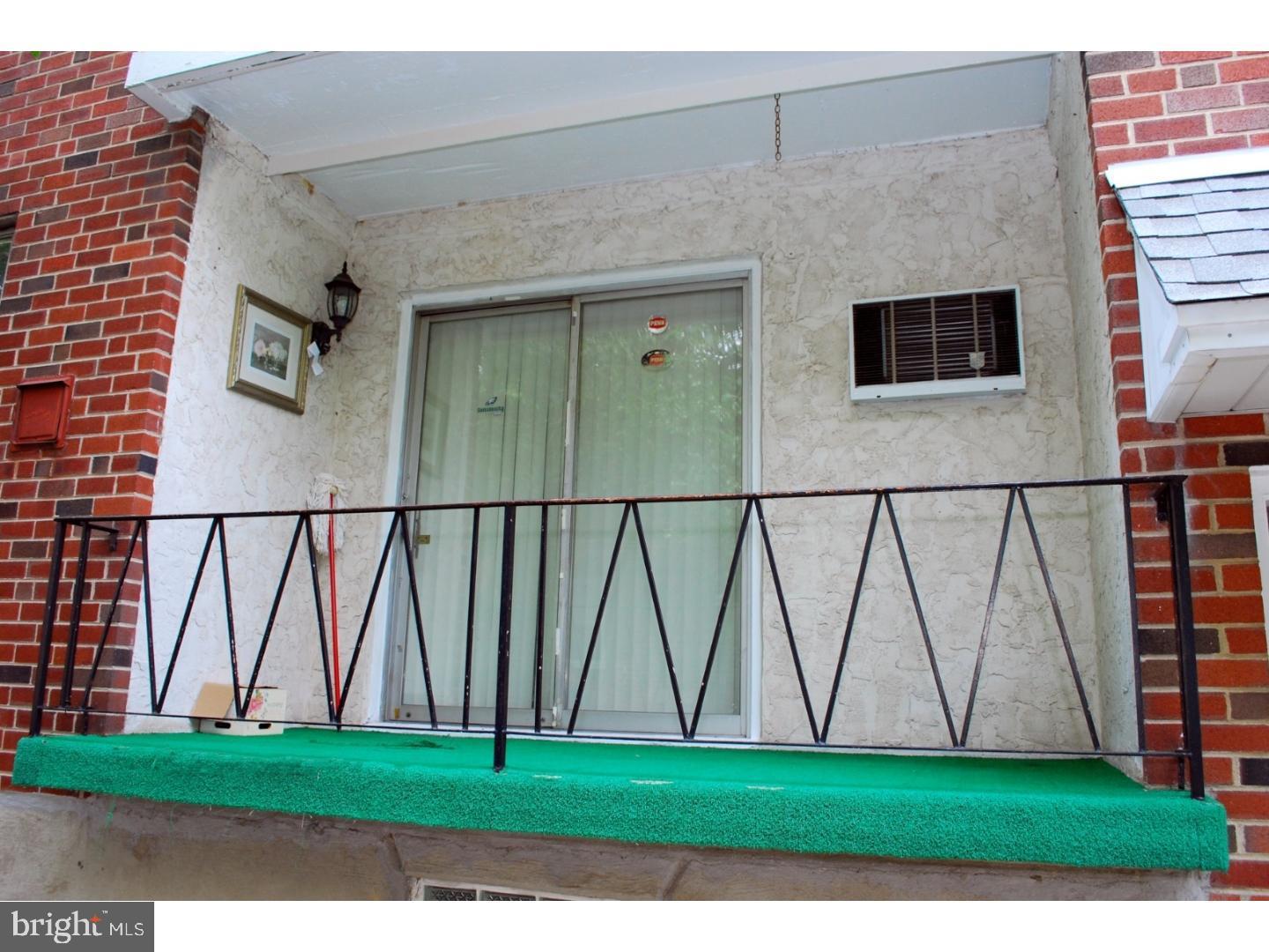 351-55 Levick St Property Photo 8