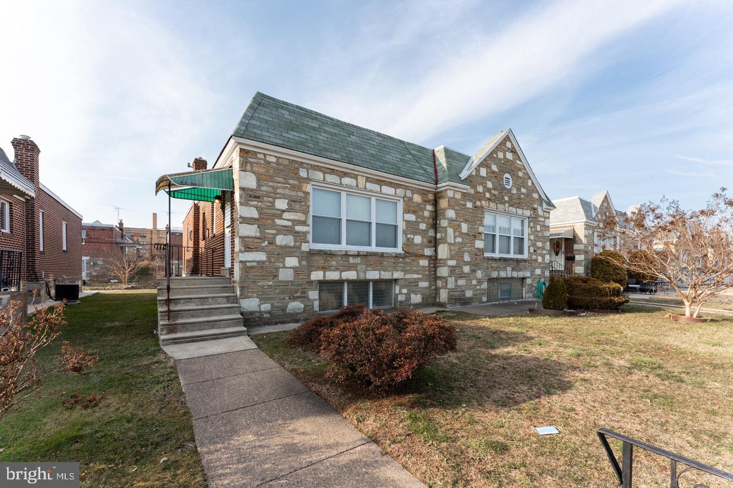 7708 Bradford St Property Photo