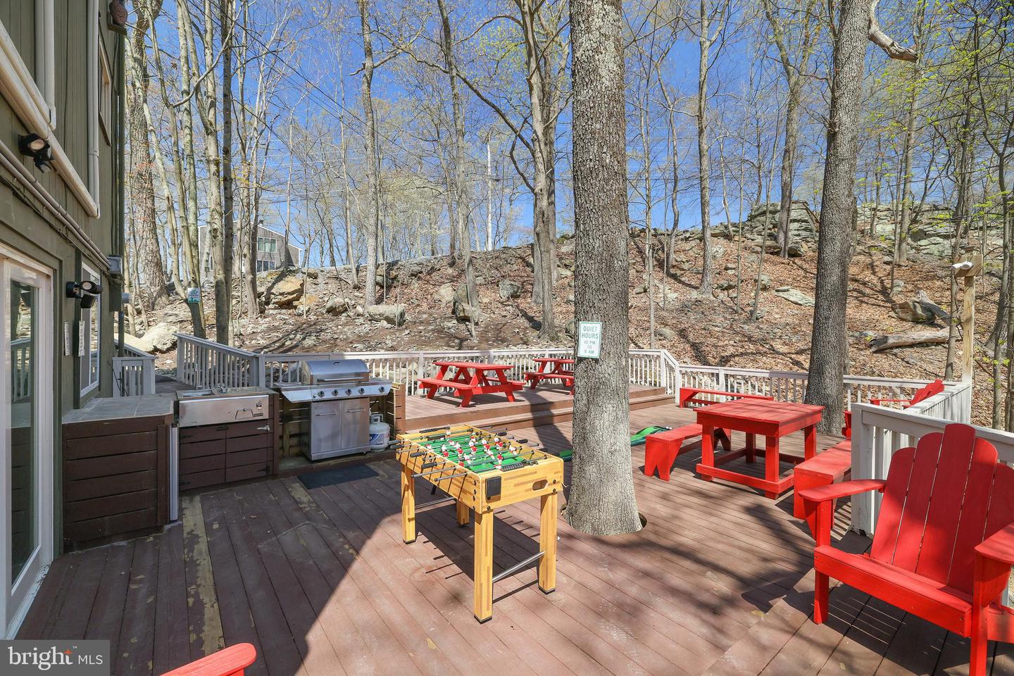 163 Cambridge Ct Property Photo 4