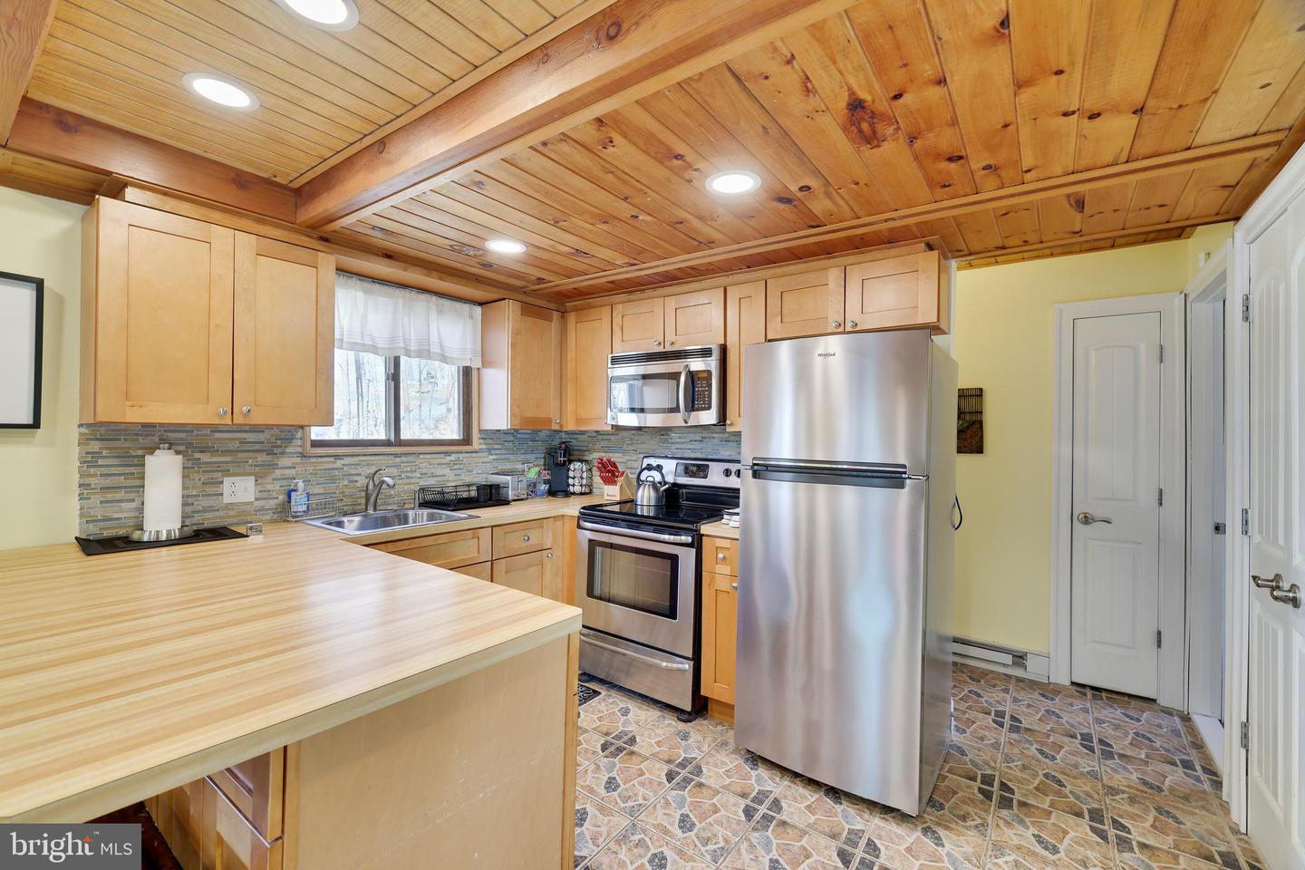 163 Cambridge Ct Property Photo 8