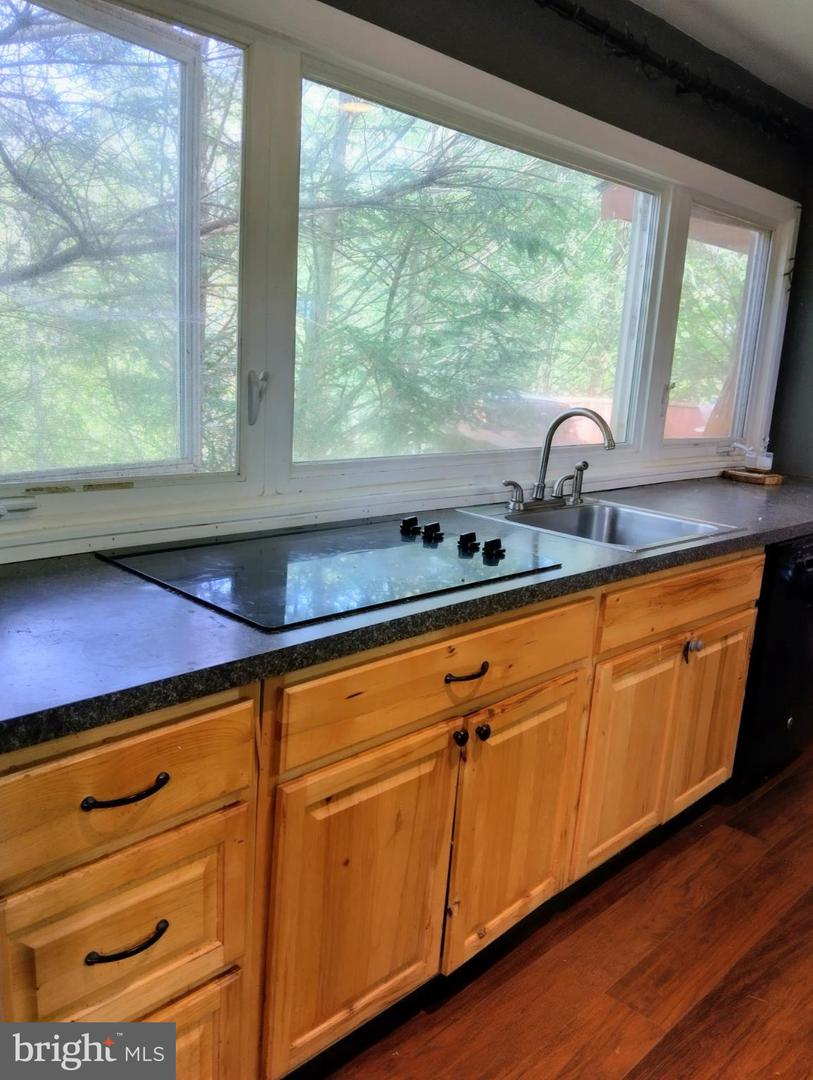 192 Cambridge Ct Property Photo 2