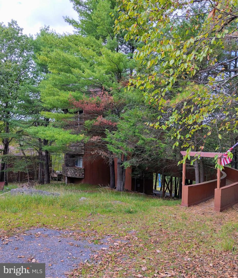 192 Cambridge Ct Property Photo 7