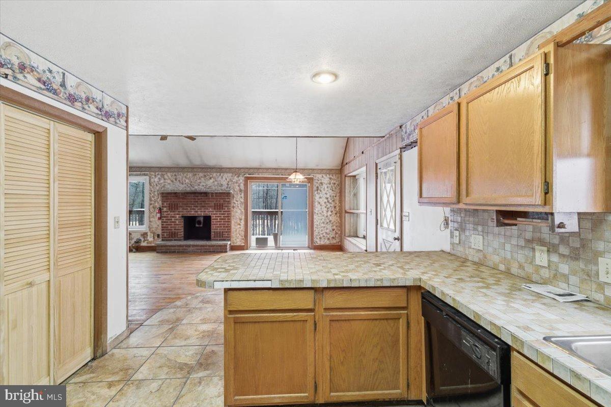 5695 Decker Rd Property Photo 10