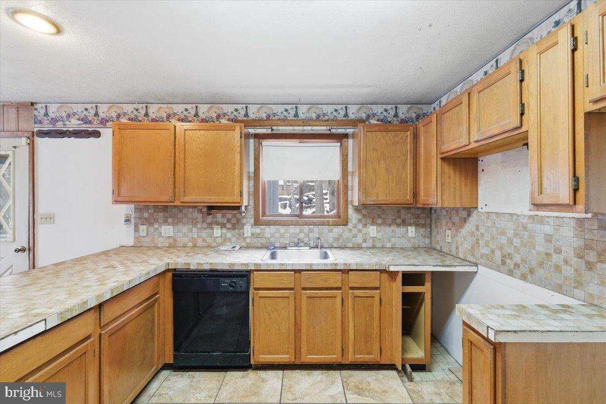 5695 Decker Rd Property Photo 11