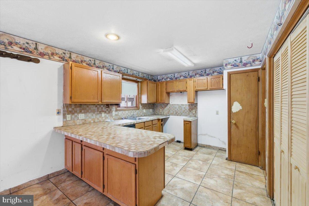 5695 Decker Rd Property Photo 13