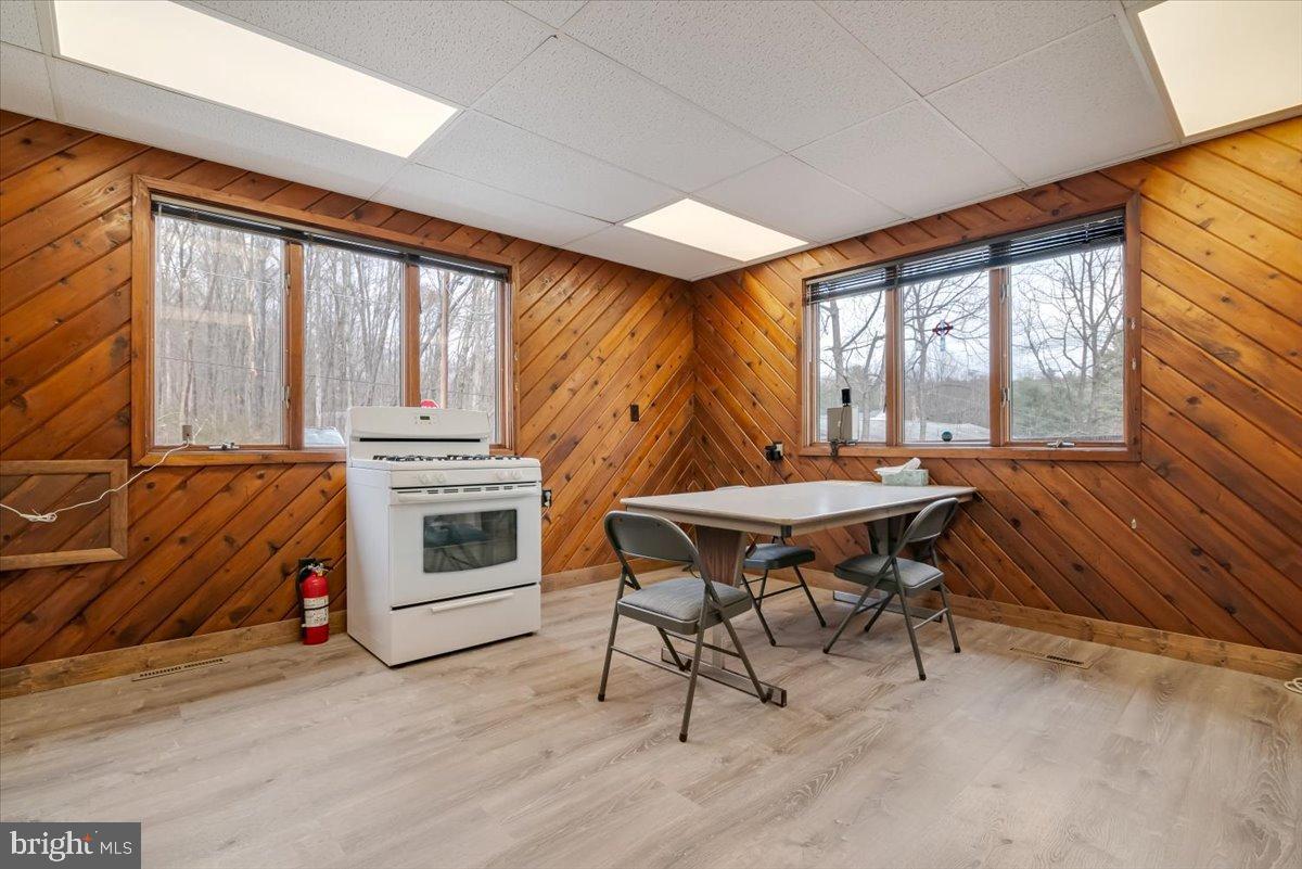 220 Silver Lake Rd Nw Property Photo 52