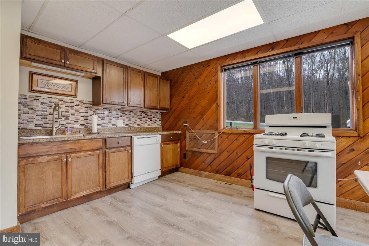 220 Silver Lake Rd Nw Property Photo 55