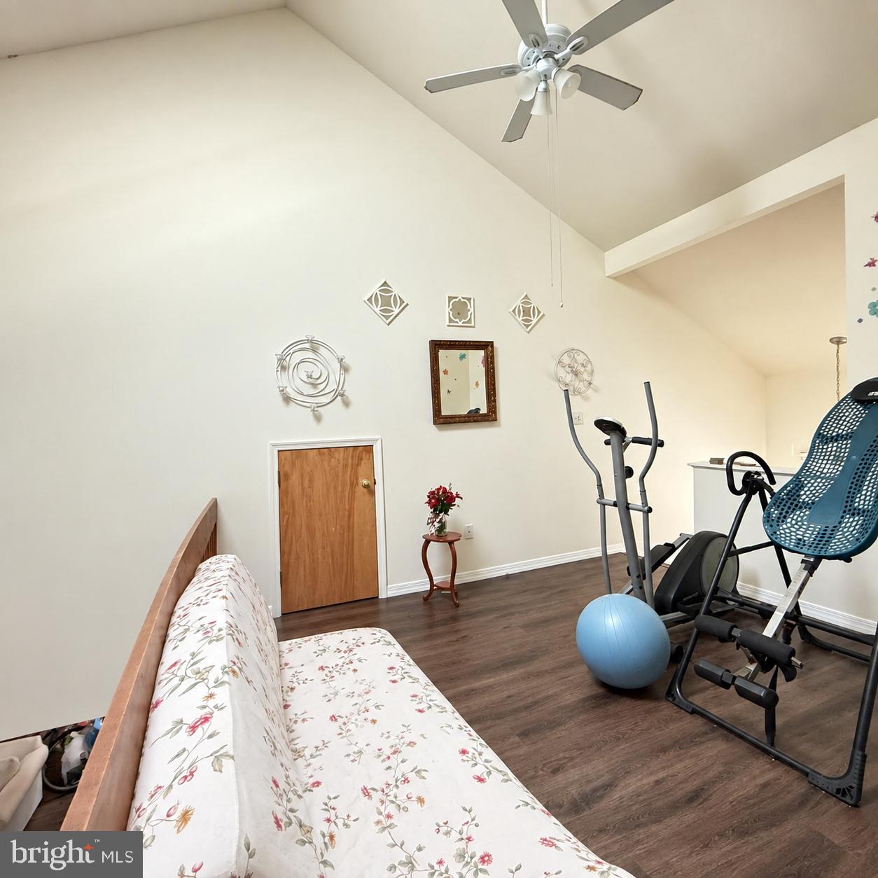 524 Wales Ct Property Photo 12