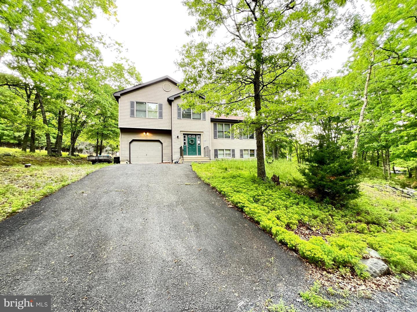 107 WARBLER CT Property Photo 1