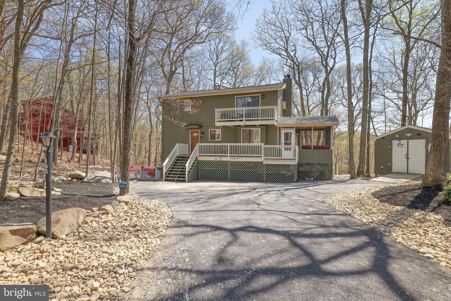 163 Cambridge Ct Property Photo 6