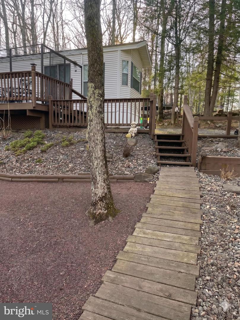 100 Doe Ln Property Photo 1