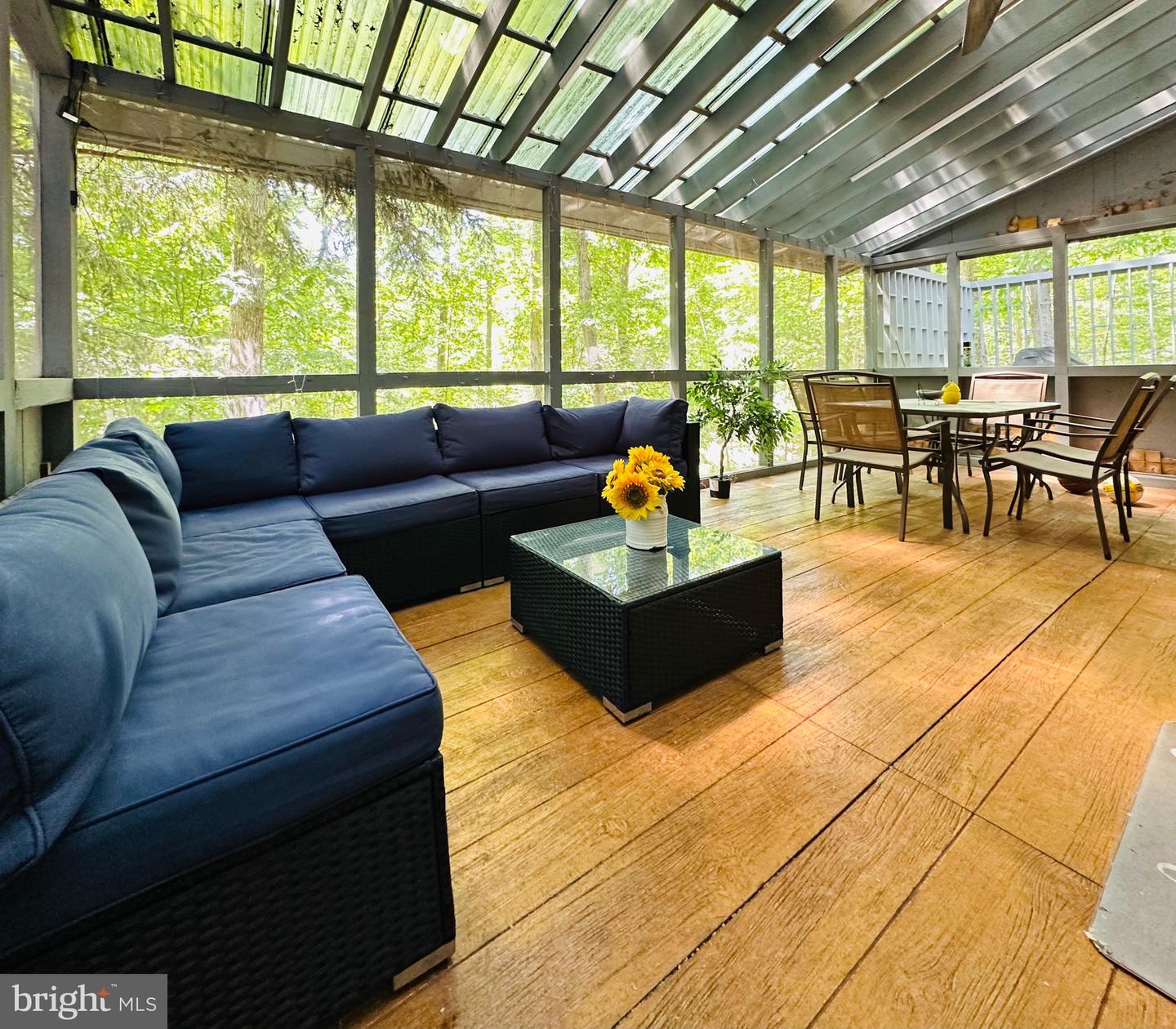 275 Canterbury Property Photo 15