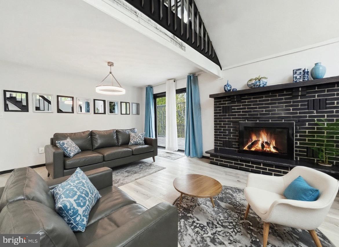 275 Canterbury Property Photo 16