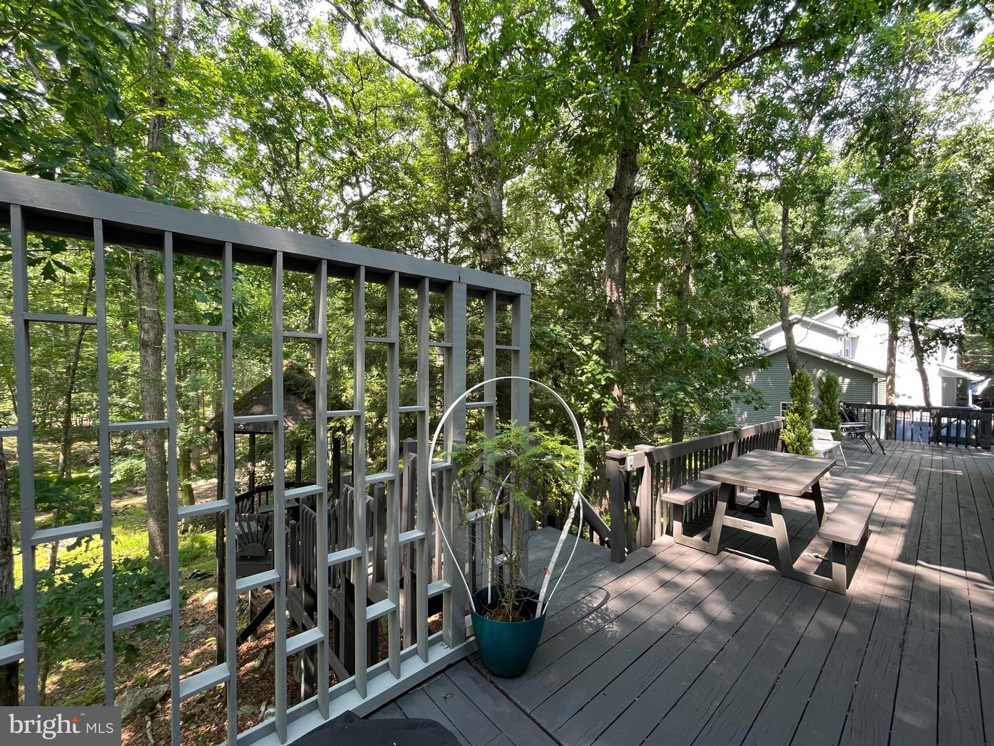 275 Canterbury Property Photo 93