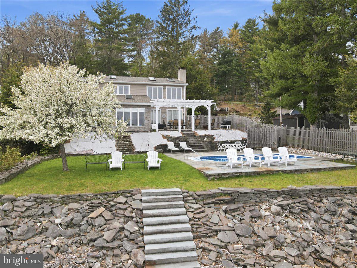 114 Shore Road Property Photo 4