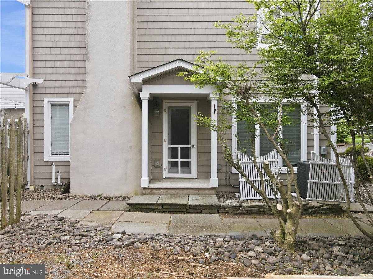 114 Shore Road Property Photo 6