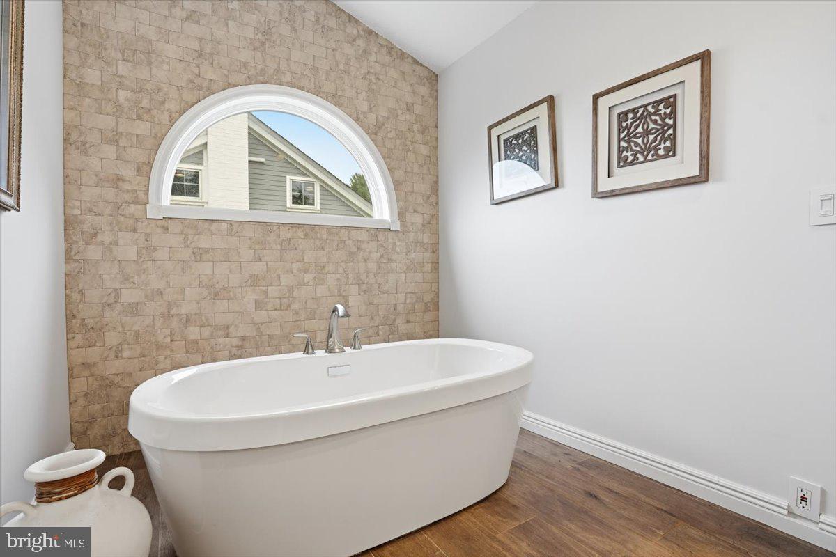 114 Shore Road Property Photo 81