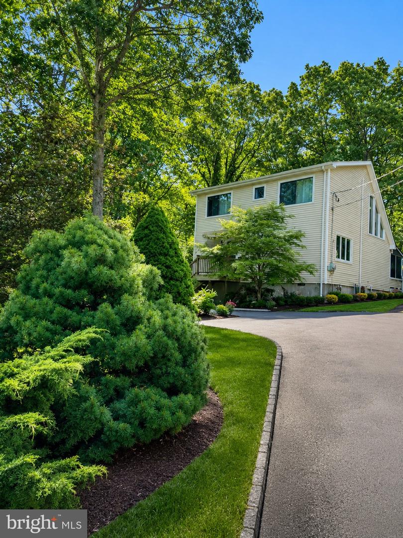 100 Rimrock Ln Property Photo 1