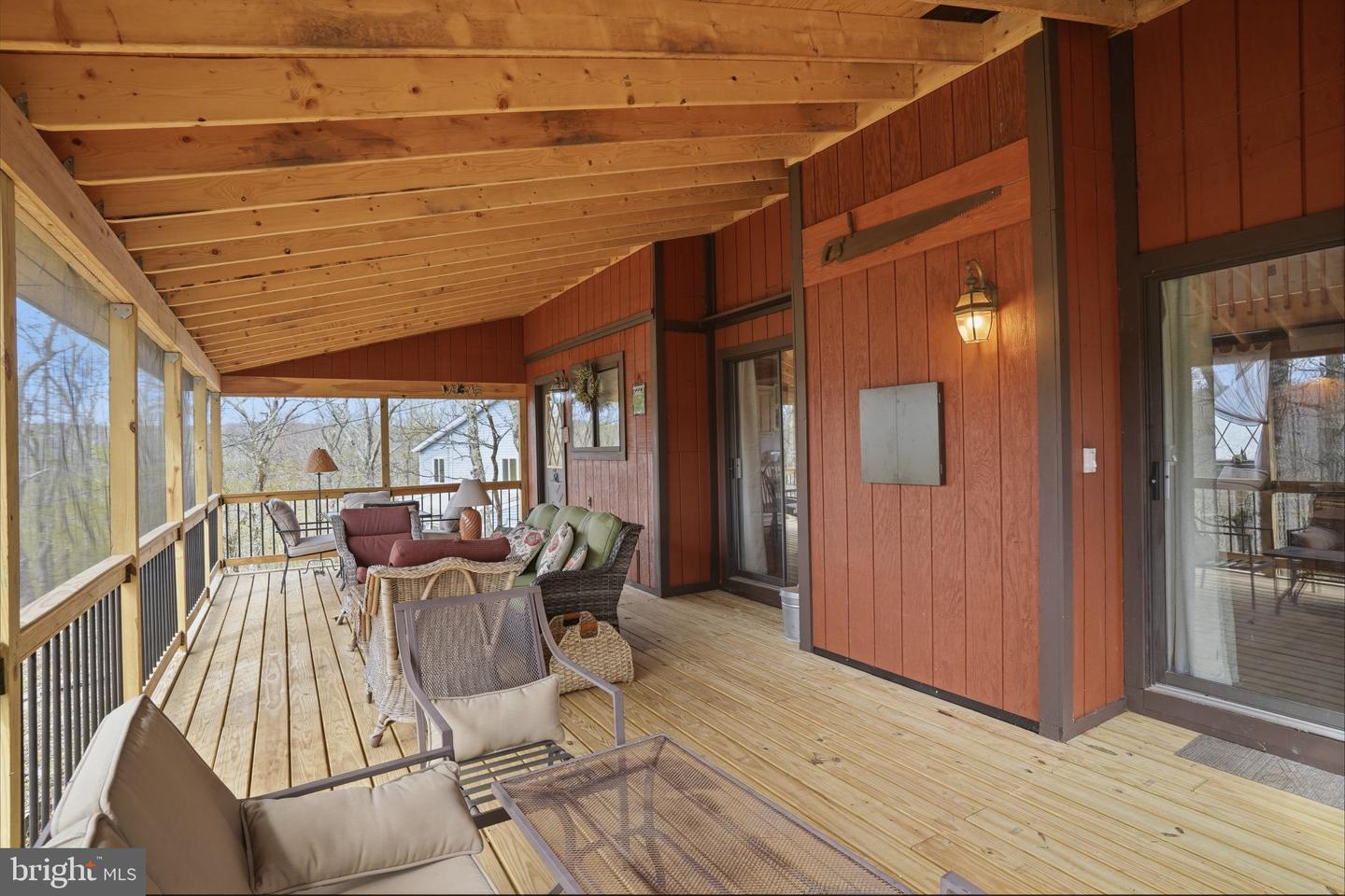 138 Dover Dr Property Photo 3