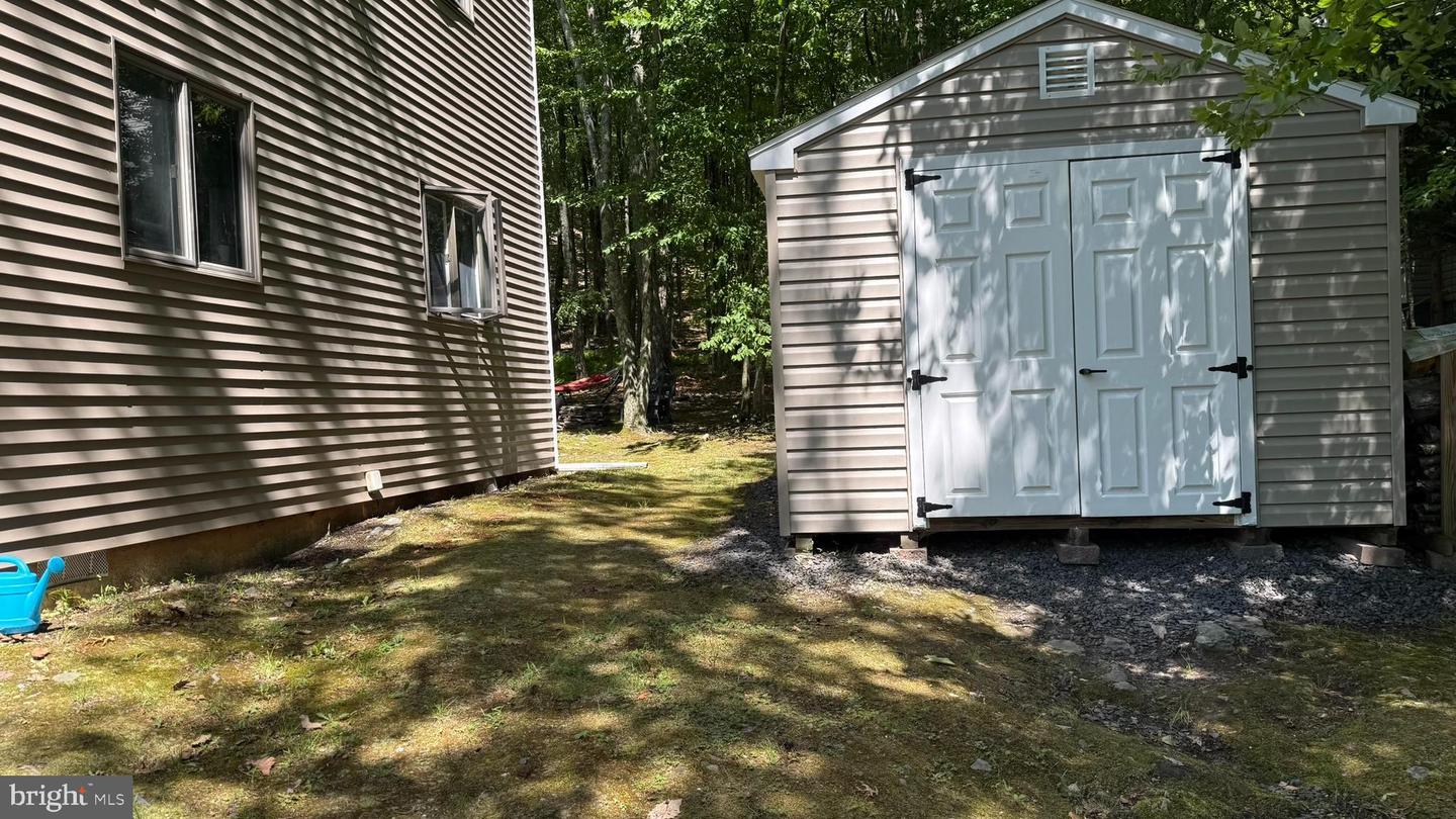 4271 Winchester Way Property Photo 3