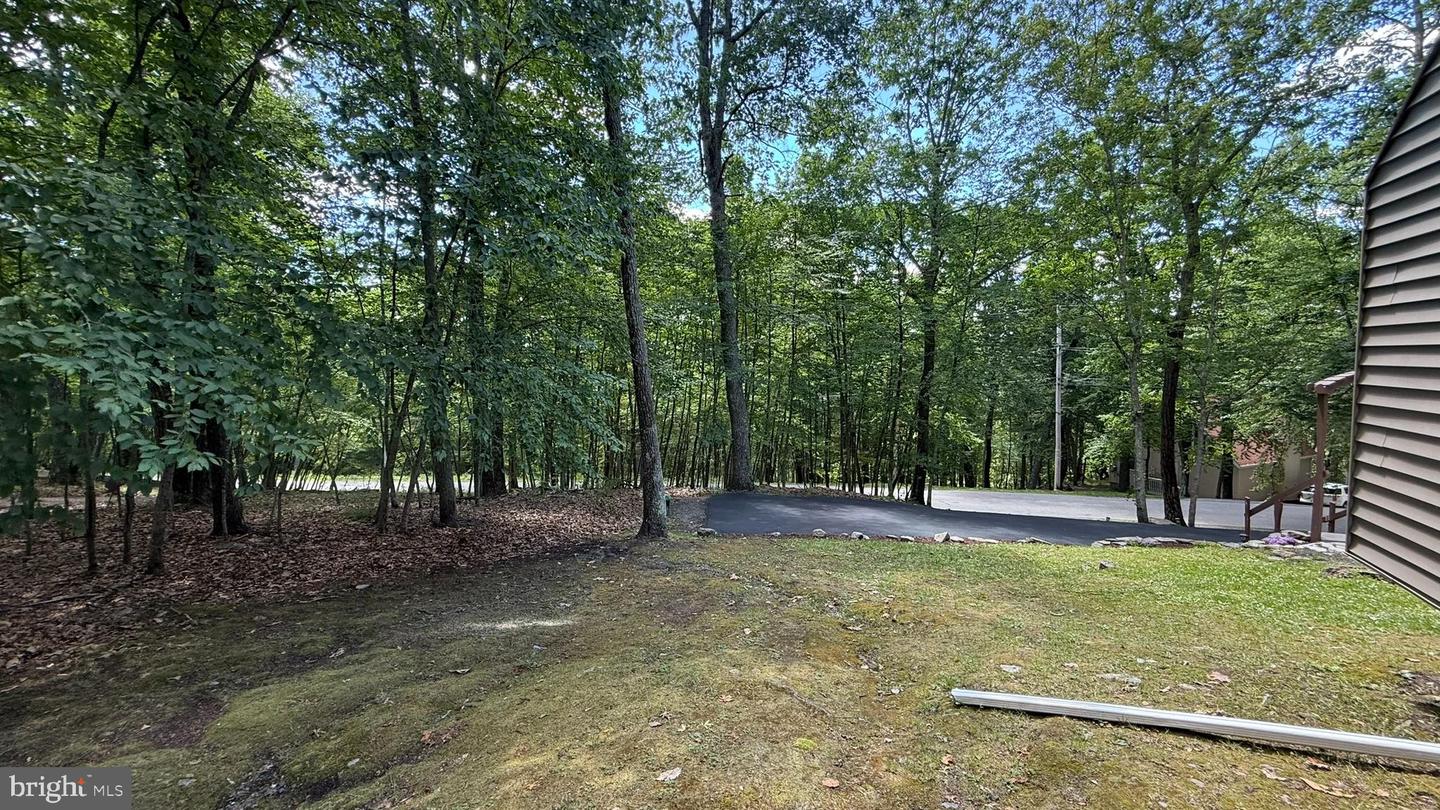 4271 Winchester Way Property Photo 10