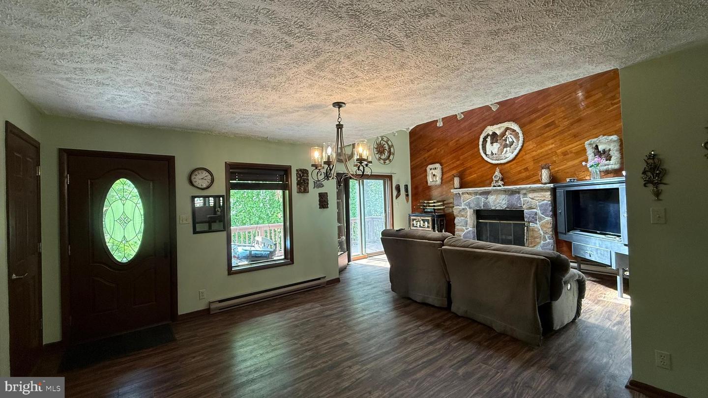 4271 Winchester Way Property Photo 13