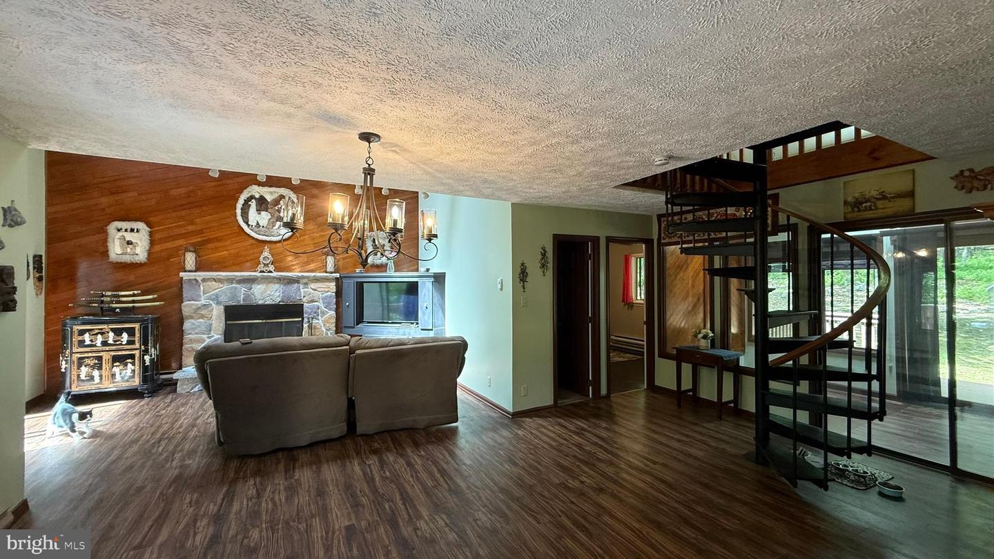 4271 Winchester Way Property Photo 14