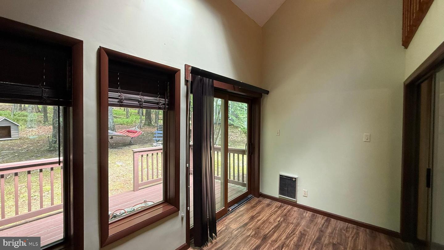 4271 Winchester Way Property Photo 15