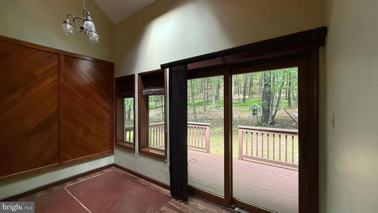 4271 Winchester Way Property Photo 16