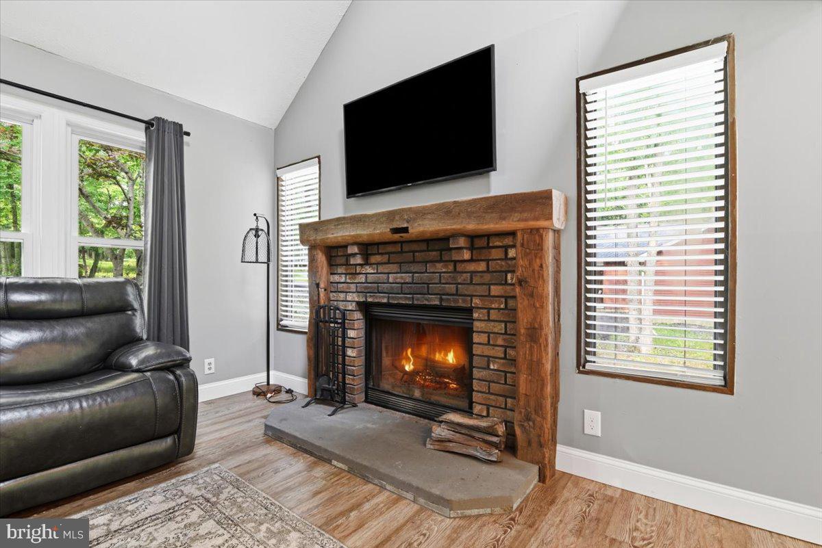 142 Saunders Dr Property Photo 4