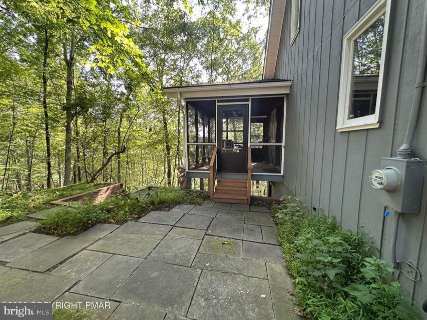 4284 Winchester Way Property Photo 5