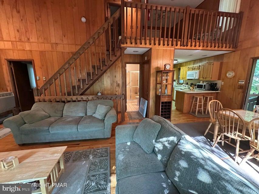 4284 Winchester Way Property Photo 12