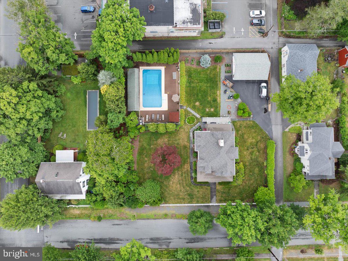206 W Ann St Property Photo 77