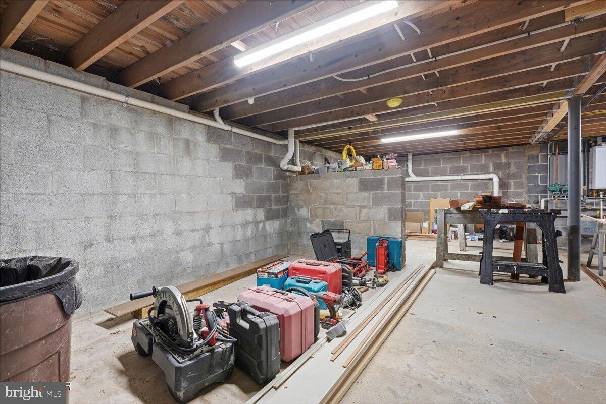PAPI2001202 Property Photo 54