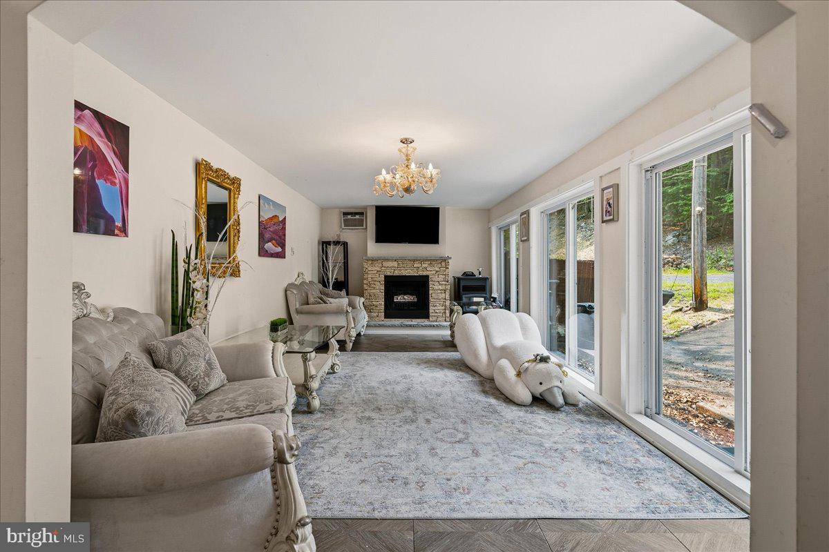 3130 Delaware Cir Property Photo 2