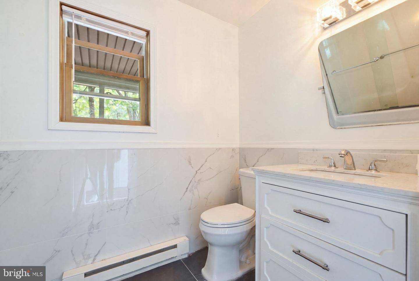 1076 Lancaster Dr. Property Photo 10