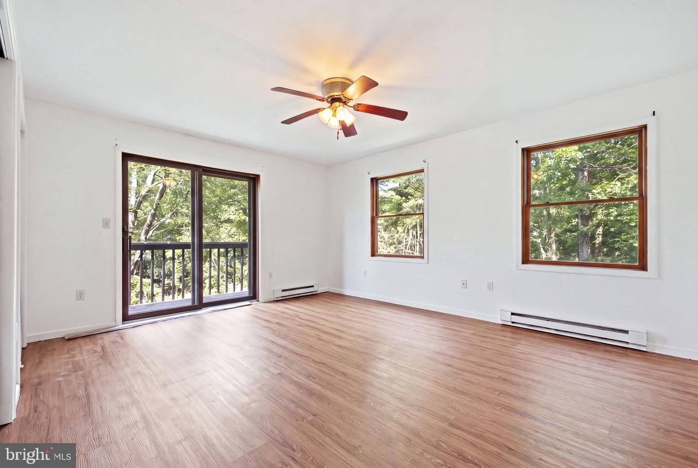 1076 Lancaster Dr. Property Photo 18