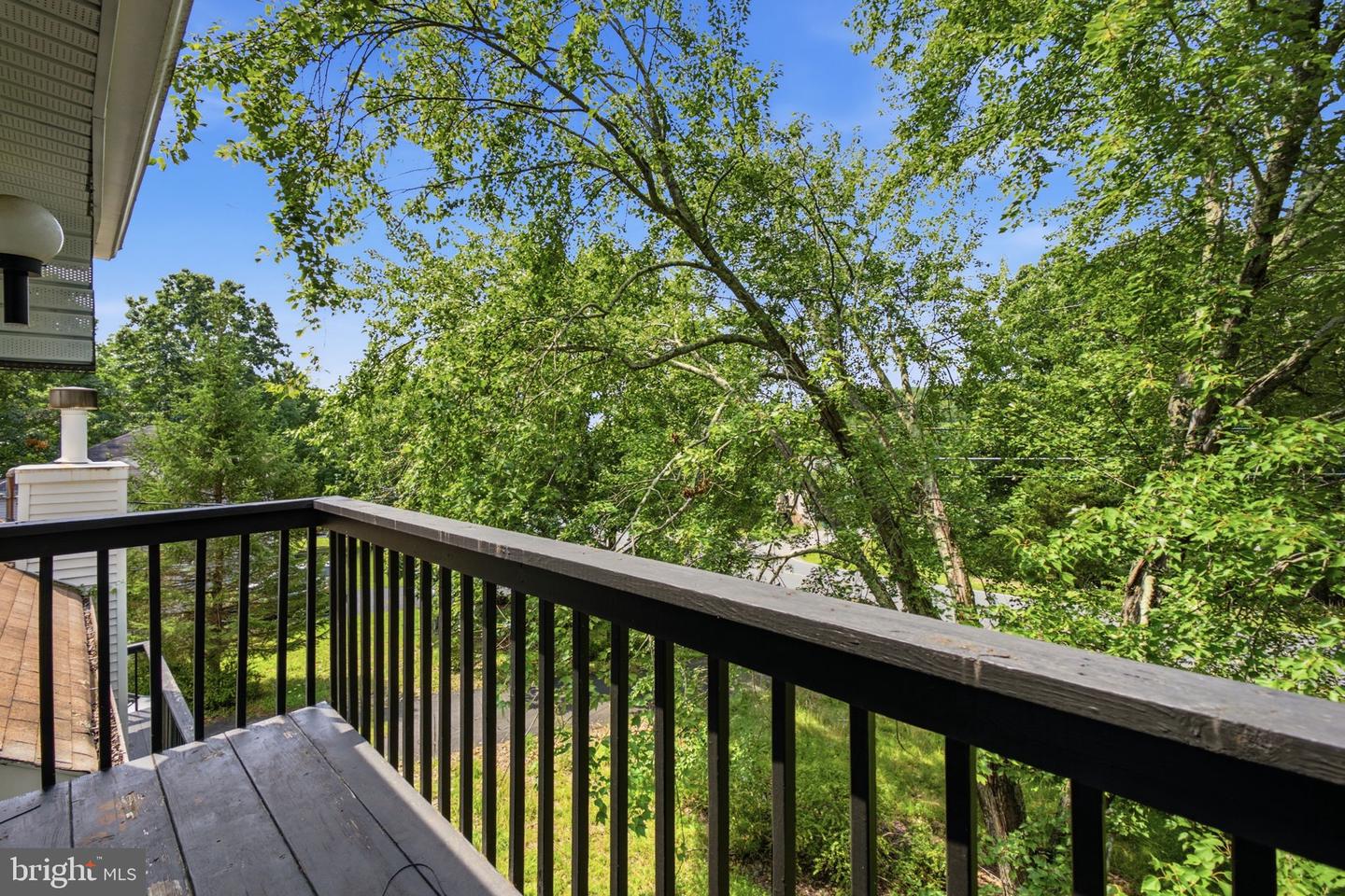 1076 Lancaster Dr. Property Photo 19