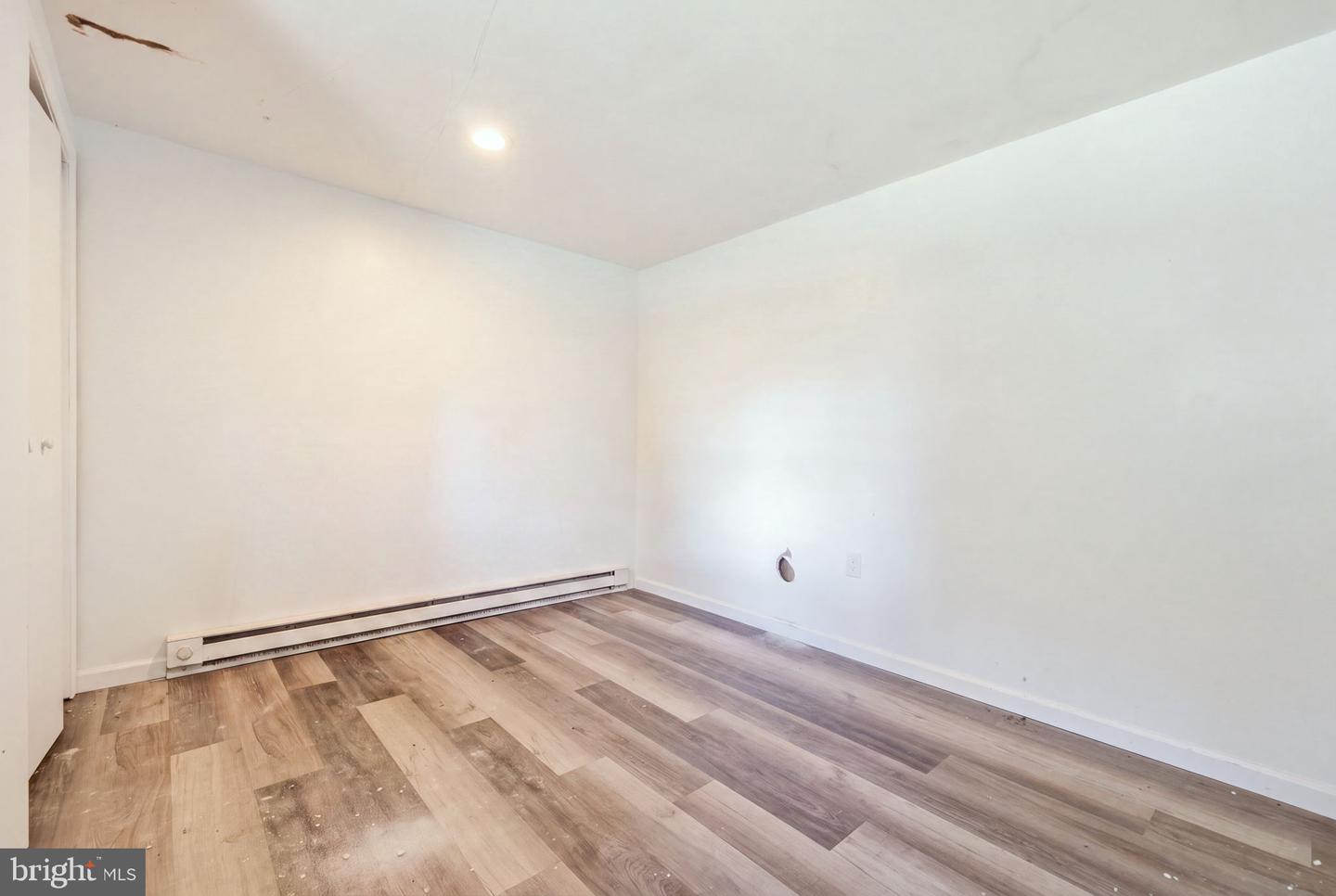 1076 Lancaster Dr. Property Photo 23