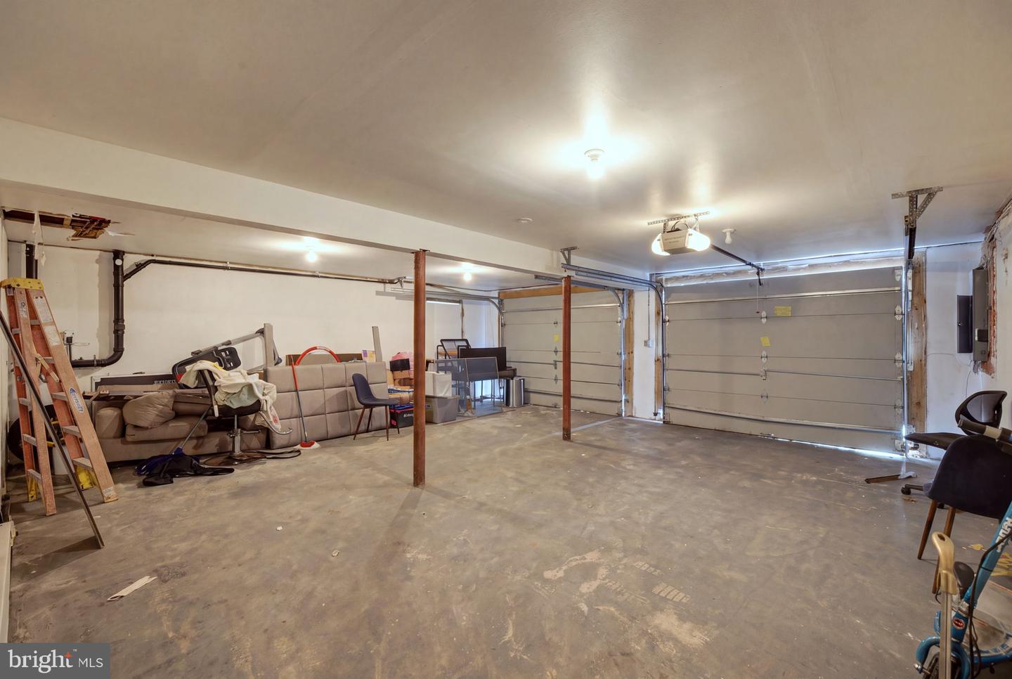 1076 Lancaster Dr. Property Photo 26