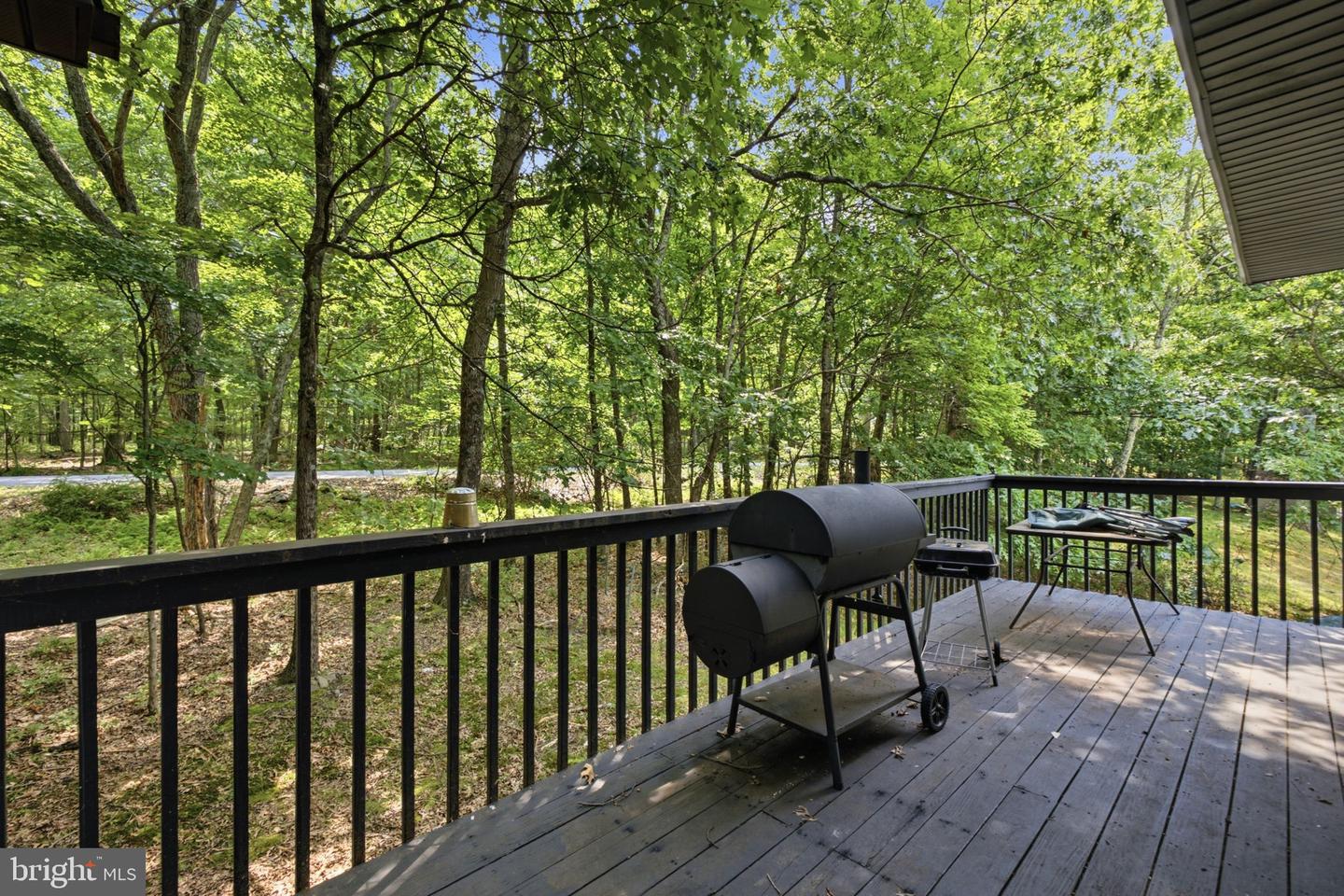 1076 Lancaster Dr. Property Photo 27