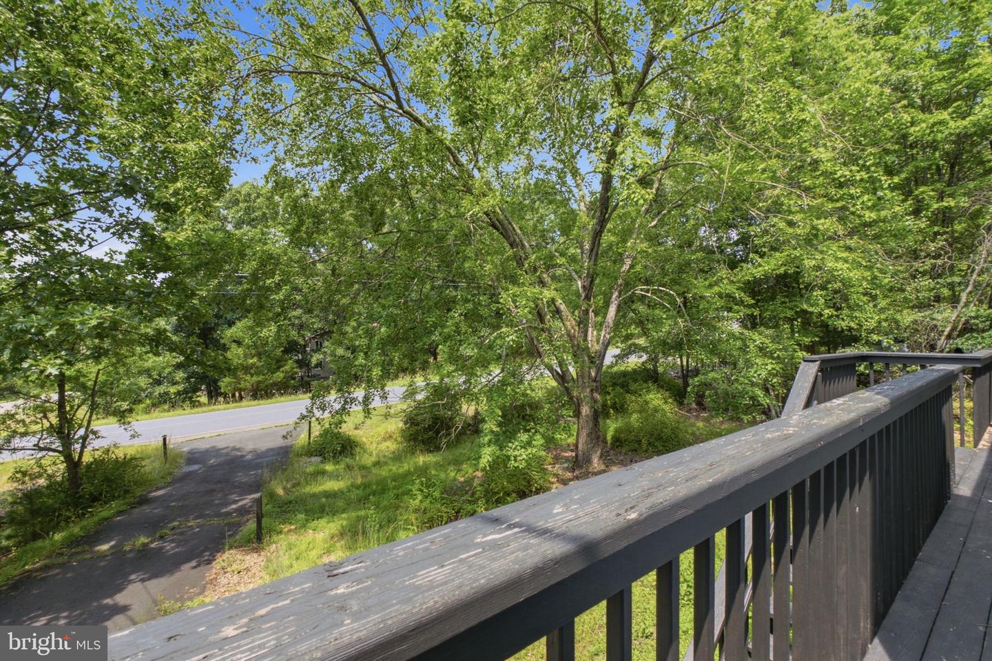 1076 Lancaster Dr. Property Photo 29