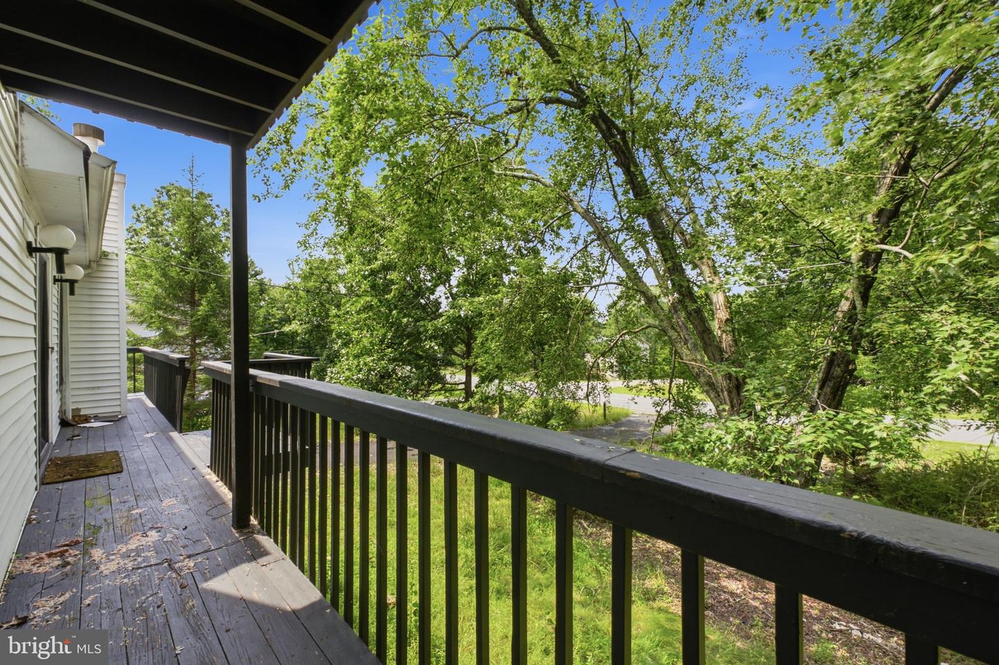 1076 Lancaster Dr. Property Photo 32