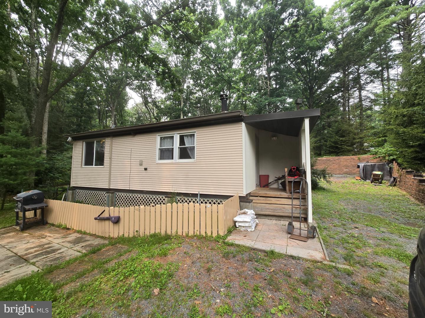 100 Grace Rd Property Photo 1