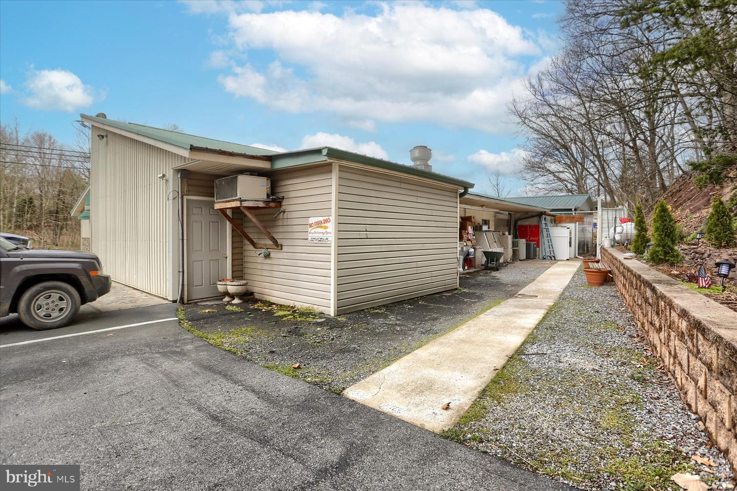 5085 Spring Rd Property Photo 40